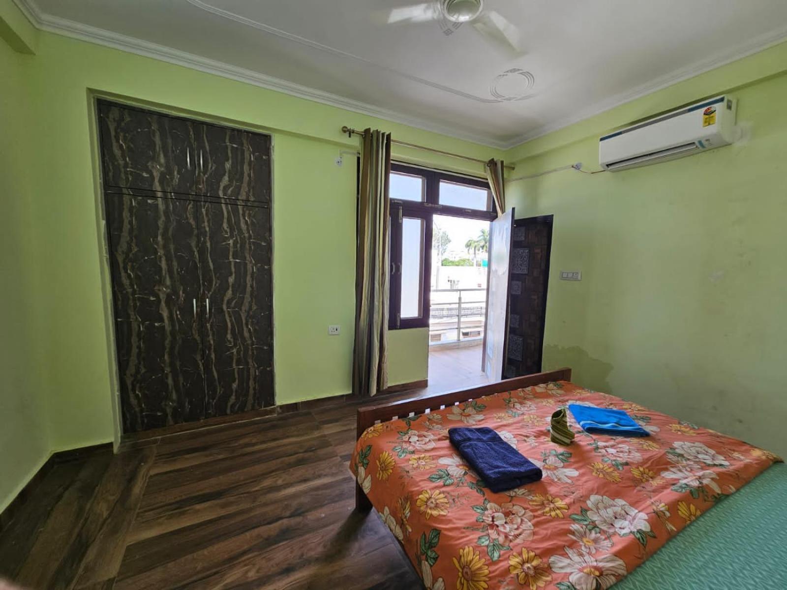 3 Bhk In Krishna Nagar Lko 401 L Apartment *