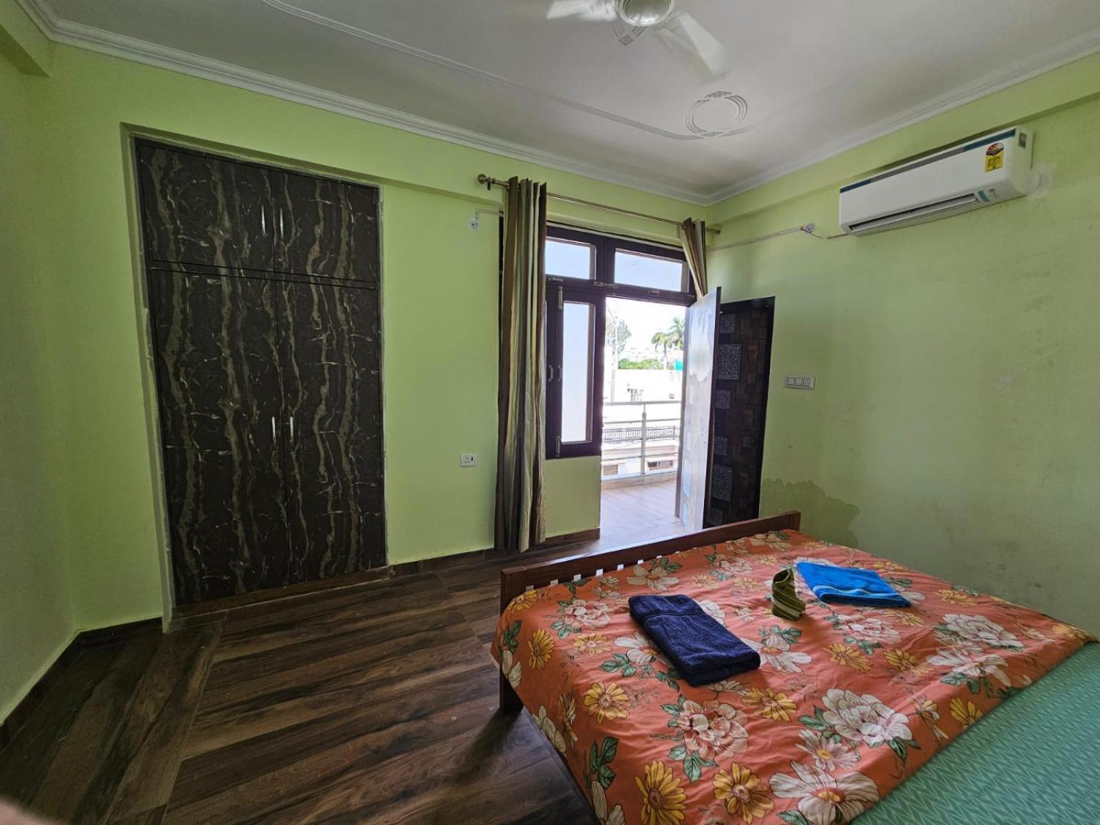 Apartment 3 Bhk In Krishna Nagar Lko 401 L