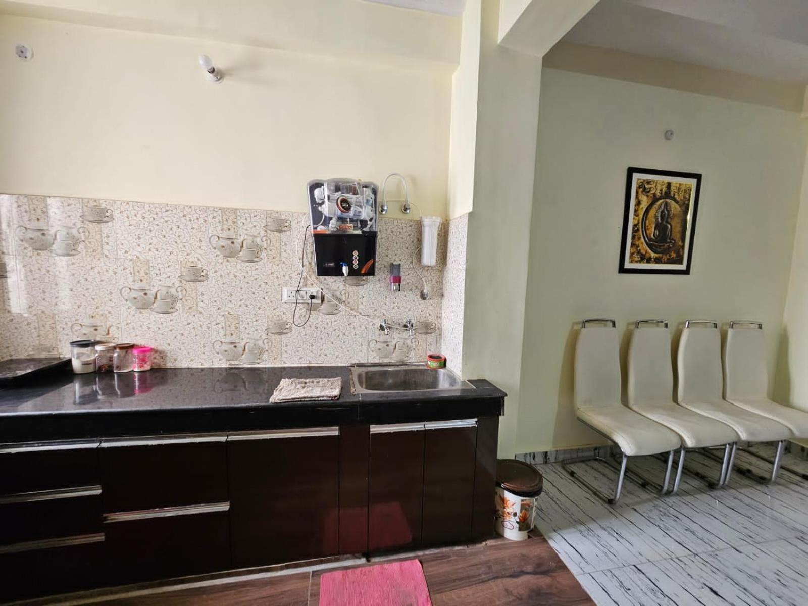 3 Bhk In Krishna Nagar Lko 401 L * Lucknow